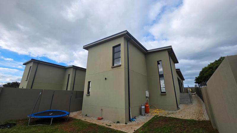 3 Bedroom Property for Sale in Hartenbos Heuwels Western Cape